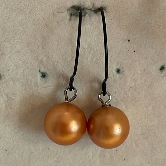 1.5” round gold colored peacock shell pearl like dangle drop fishhook earrings - Picture 1 of 10